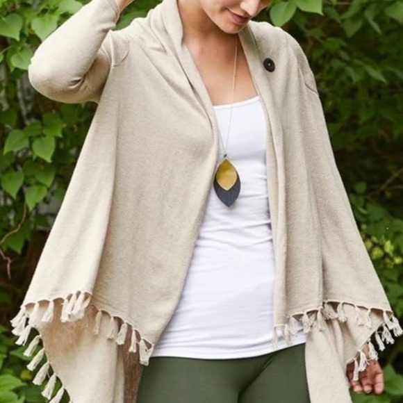 Matilda Jane Come On Over Cardigan Size Medium Fringe Tassel Hem - Picture 2 of 11